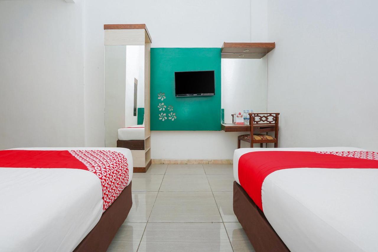 Oyo 231 Hotel Andita Syariah Surabaya Exterior foto
