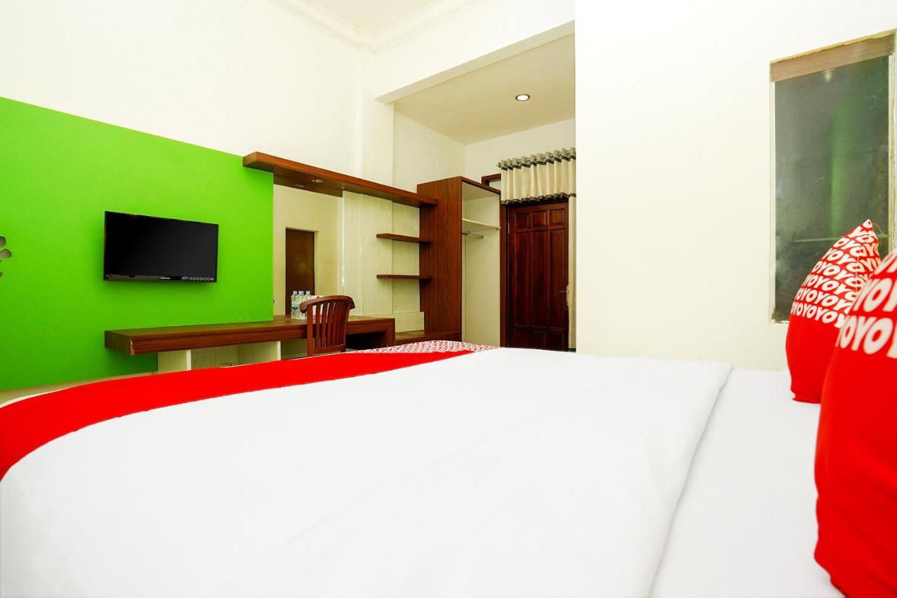 Oyo 231 Hotel Andita Syariah Surabaya Exterior foto