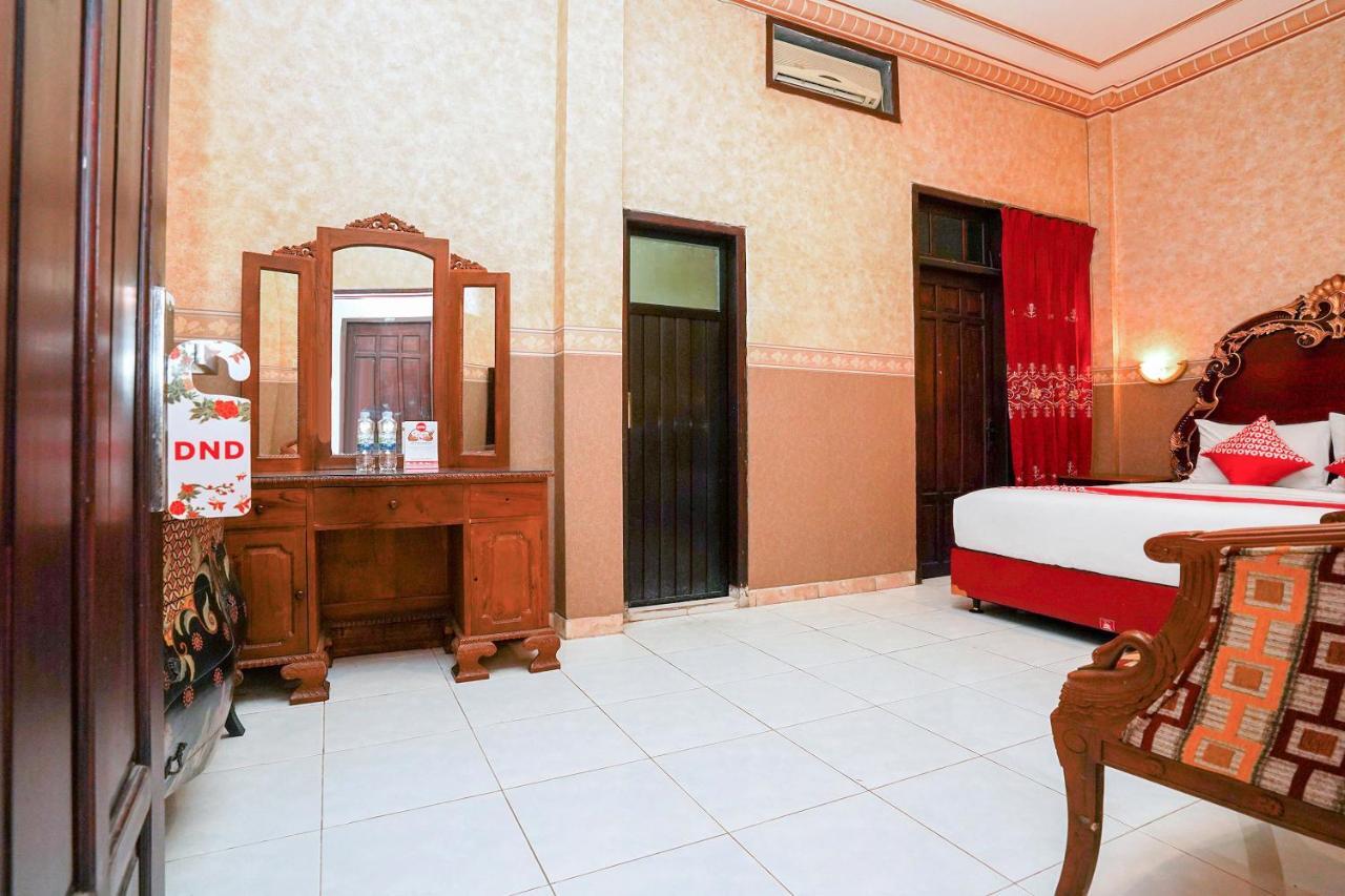 Oyo 231 Hotel Andita Syariah Surabaya Exterior foto