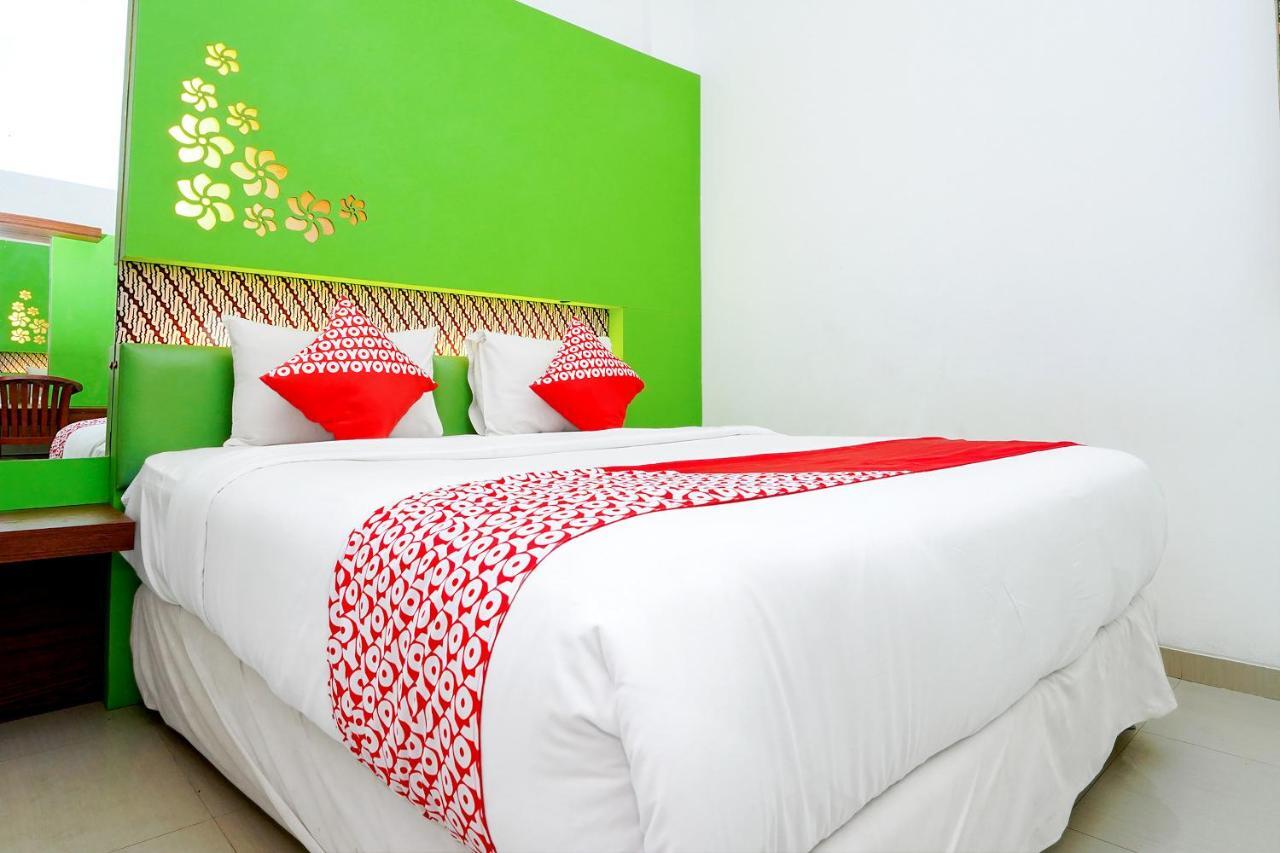Oyo 231 Hotel Andita Syariah Surabaya Exterior foto